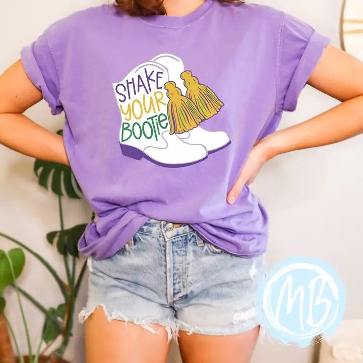 Shake Your Bootie Graphic Tee - med