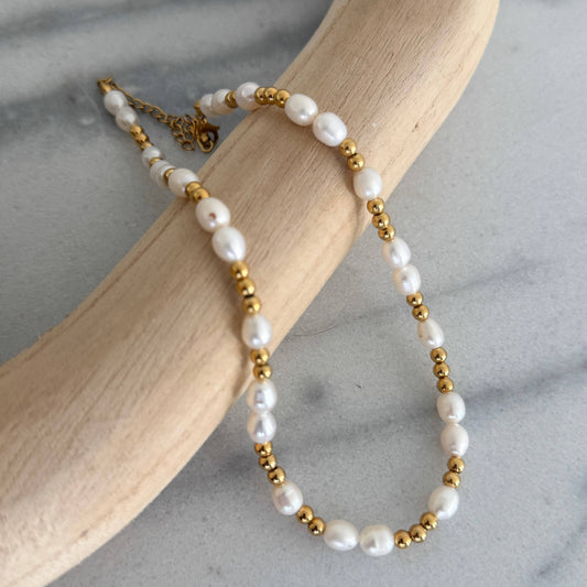 Gold & Pearl Necklace
