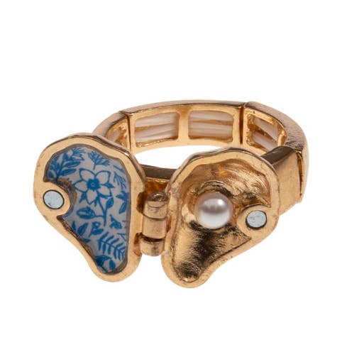 Oyster Locket Ring